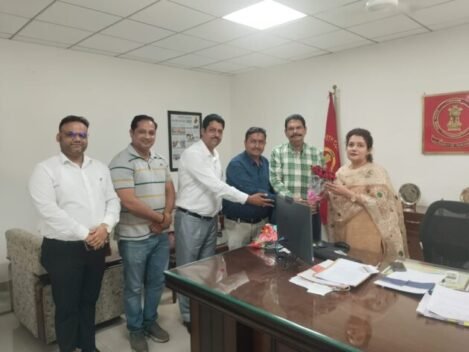 ਨਵ ਨਿਯੁਕਤ ਡਿਪਟੀ ਕਮਿਸ਼ਨਰ ਫਤਿਹਗੜ੍ਹ ਸਾਹਿਬ ਦਾ ਕੀਤਾ ਸਨਮਾਨ