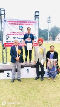 ਪਰਵਿੰਦਰ ਕੌਰ ਪਹਿਲੀ ਬਟਾਲੀਅਨ ਕਮਾਂਡੋ ਬਹਾਦਰਗੜ ਨੇ ਸਟੇਟ ਪੱਧਰੀ ਖੇਡਾਂ ਵਿਚ ਲੌਂਗ ਜੰਪ ਵਿੱਚ ਗੋਲਡ ਮੈਡਲ ਤੇ ਸ਼ਾਟ ਵਿੱਚ ਸਿਲਵਰ ਮੈਡਲ ਜਿੱਤਿਆ